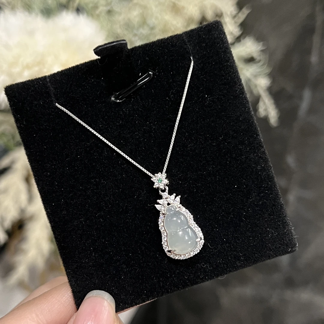 C226银色气质精致轻奢玉髓葫芦吊坠项链