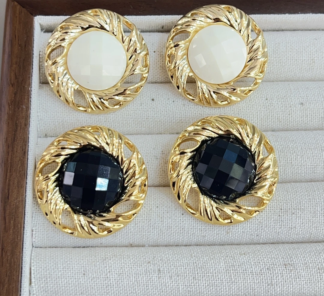 铜合金亚克力耳饰 明星同款半夏同款复古款大纽扣耳钉耳饰