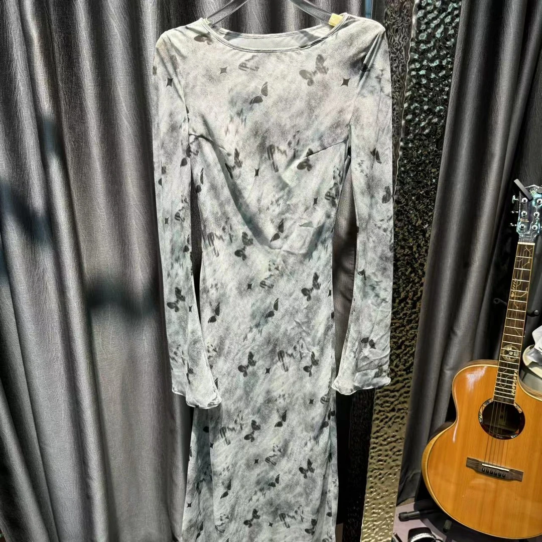 【亿哥服饰】2024新款经典灰色扎染蝴蝶长袖连衣裙