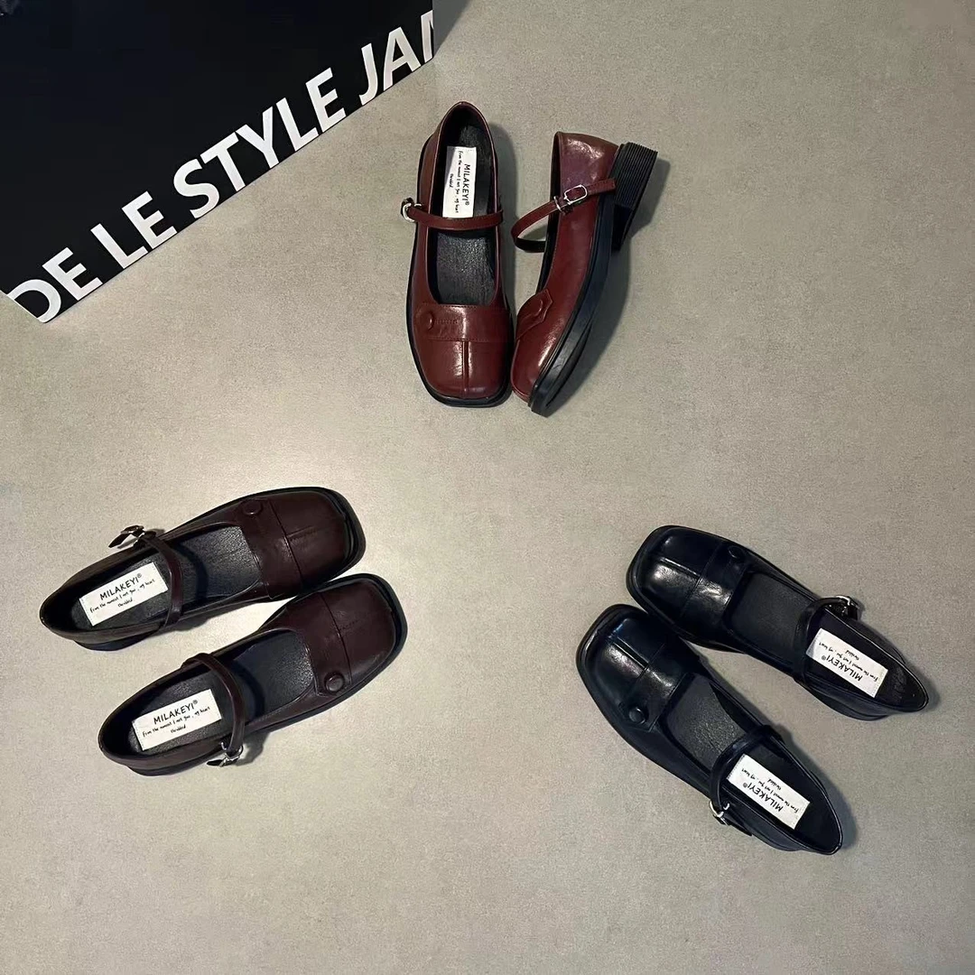 2024秋冬季新款百搭时尚简约一字方头小扣装饰爆款玛丽珍马蹄跟鞋