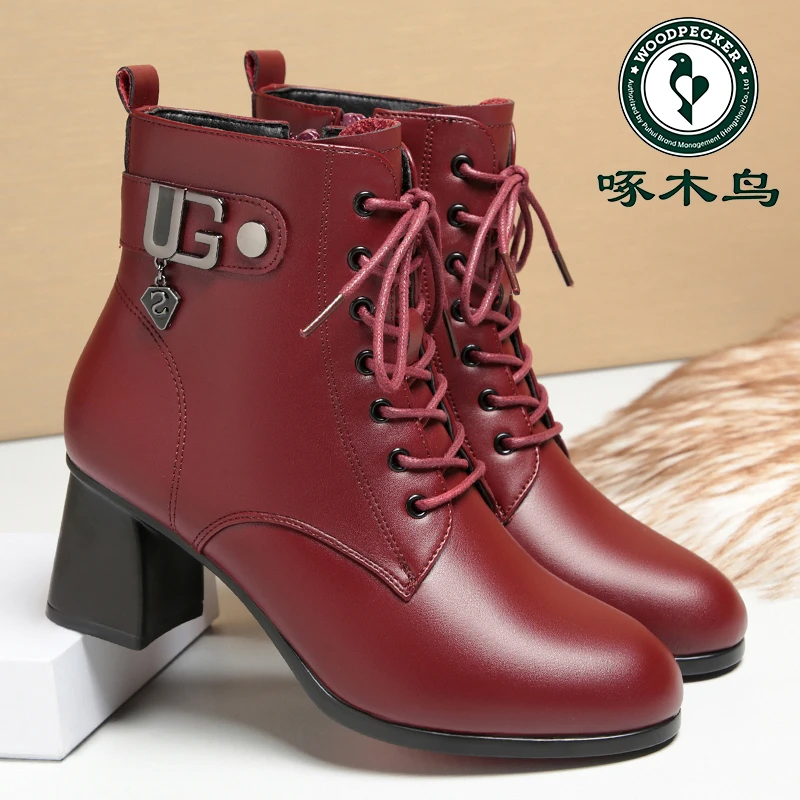 啄木鸟女鞋马丁靴女冬季皮鞋妈妈短靴加绒鞋子女款红色高跟鞋冬鞋