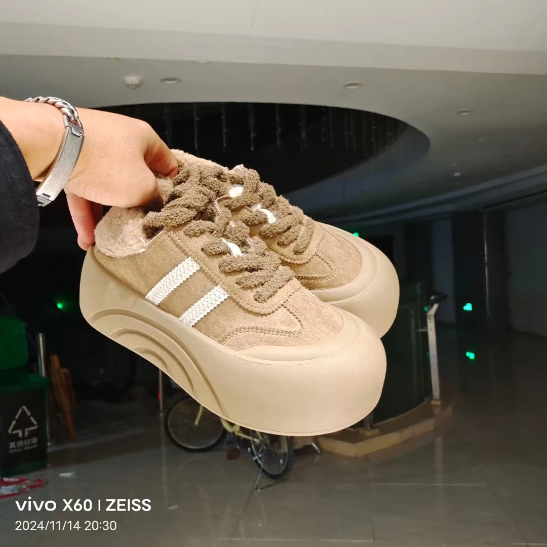 2111丑萌大头厚底加绒德训鞋女2024冬季新款百搭保暖毛毛休闲板鞋