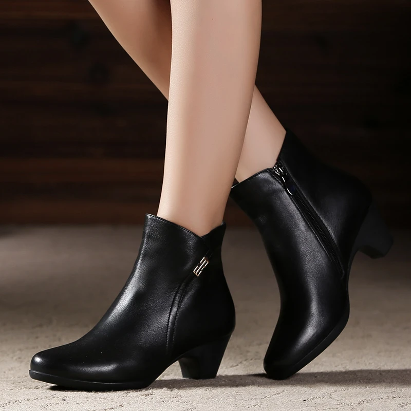 5CM欧邦驰真皮保暖加绒短靴女秋冬季新款软底软面舒适时装短靴