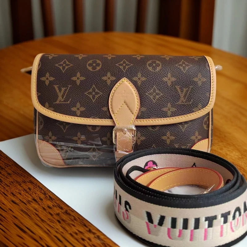 未使用 LouisVuitton/路易威登 法棍 米黑肩带 单肩包