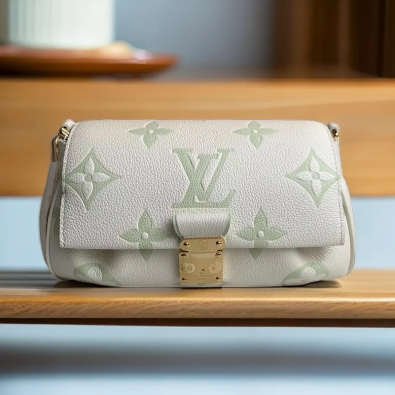 全新未使用 LouisVuitton/路易威登 天河系列白绿云朵包803801