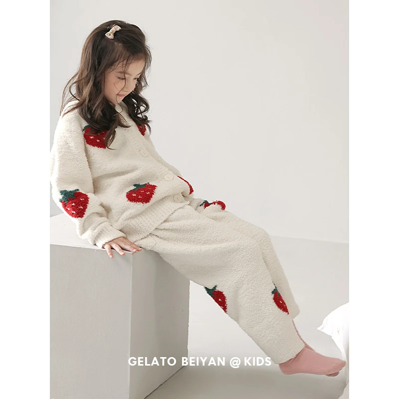 贝妍冬季儿童半边绒睡衣中大童可爱草莓保暖珊瑚绒家居服女童套装
