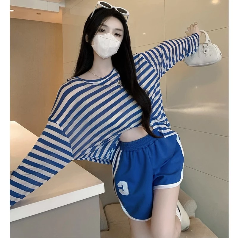 2023年新款时尚套装显瘦短款长袖宽松条纹t恤女短裤休闲两件套