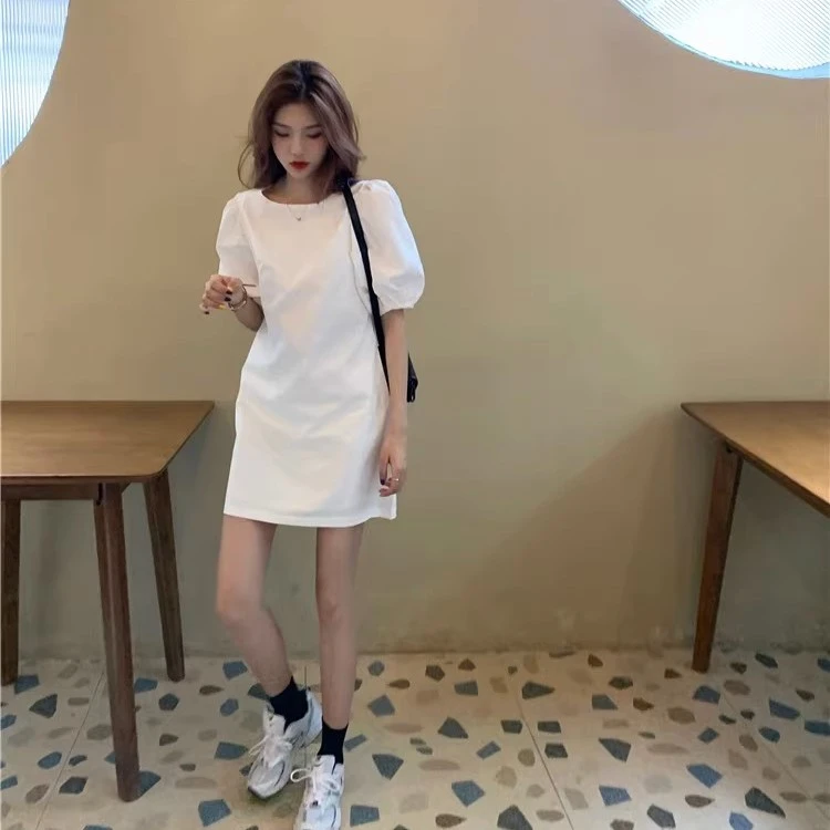 初恋白色连衣裙女夏季2023新款泡泡袖法式气质洋气减龄小个子裙子