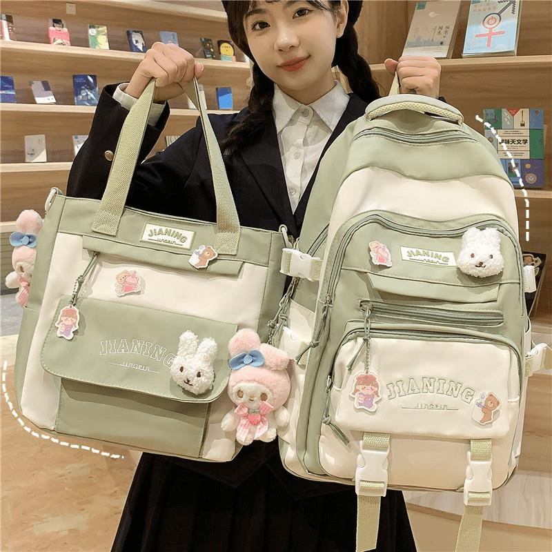 书包女小清新初中生高颜值小学生可爱双肩包中学生大容量轻便背包