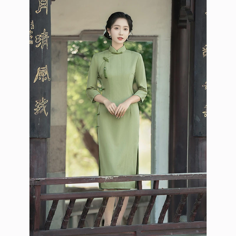 《芳草-花允》新中式旗袍秋冬季改良年轻款少女连衣裙新款2024