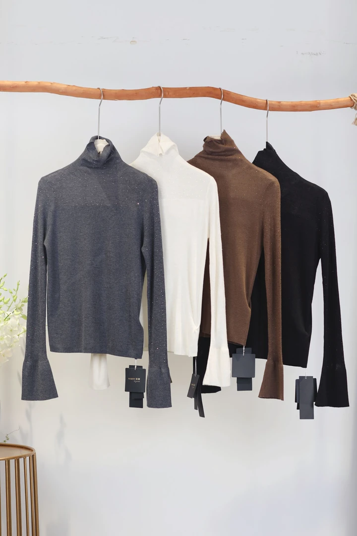 2025春新款高领套头精致烫钻修身针织打底毛衣