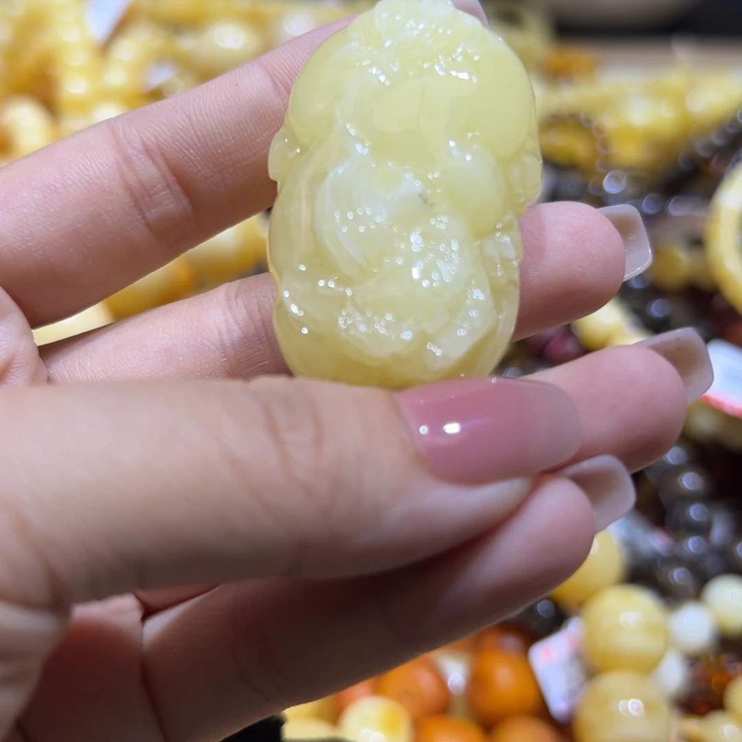 琥珀珠宝奇石未镶嵌