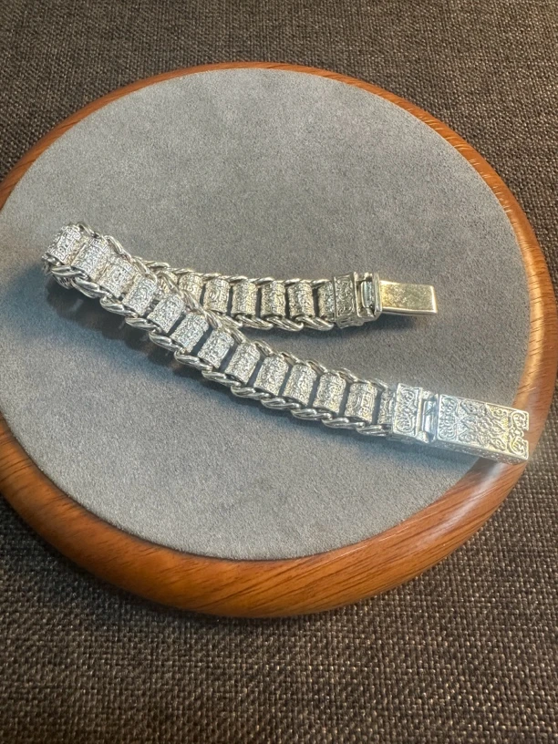 雅雅首饰信誉店摆件