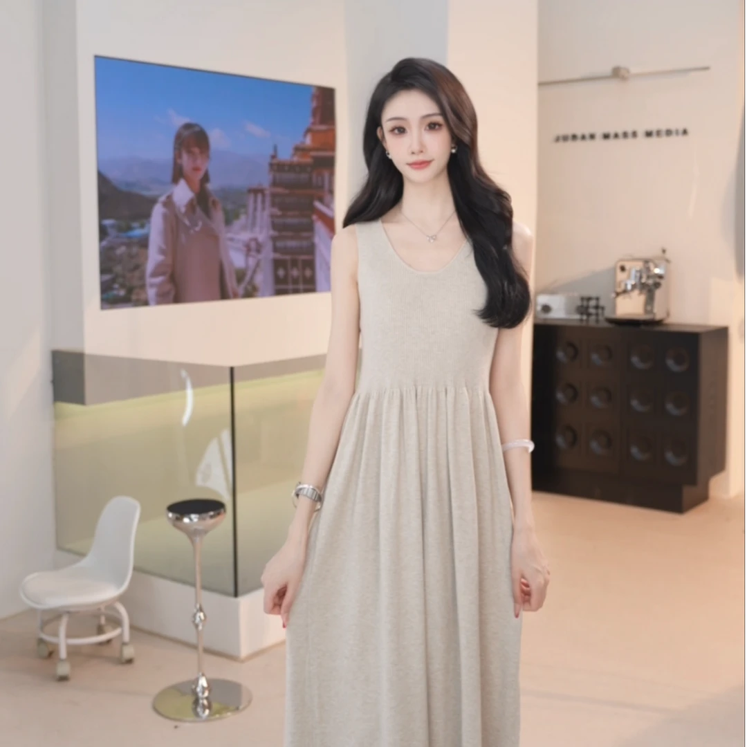 Basic House/百家好HY气质优雅显瘦U领无袖针织连衣裙百搭女长裙