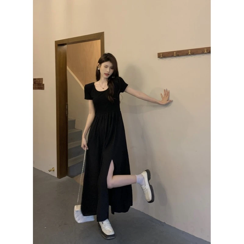 清歌恋夏季气质开叉显瘦连衣裙女2023年新款小众赫本过膝黑色长裙