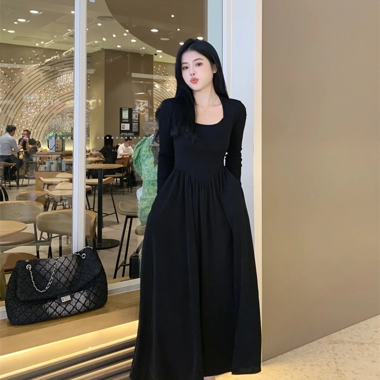 清歌恋赫本风修身收腰连衣裙女秋季高级感气质显瘦黑色中长裙子