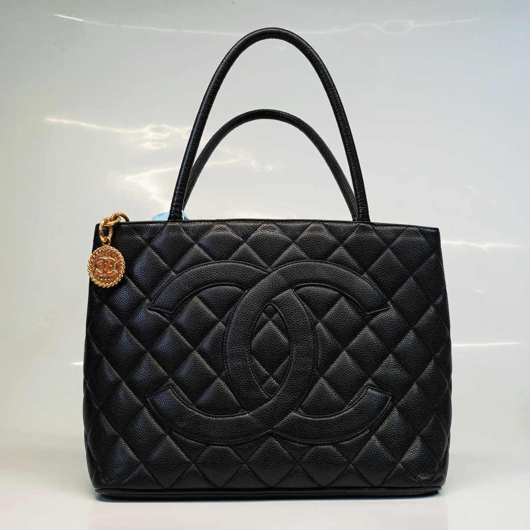 95新 Chanel/香奈儿 希尔顿黑金/BZ00046