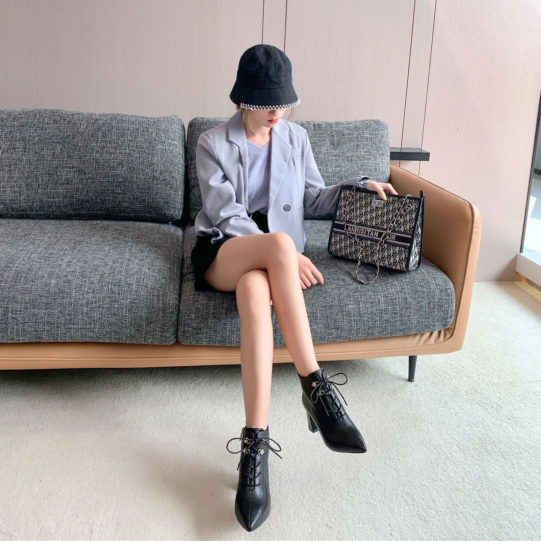 TALIA/特丽雅时尚百搭羊皮粗跟高跟英伦风秋冬时装靴62419049M