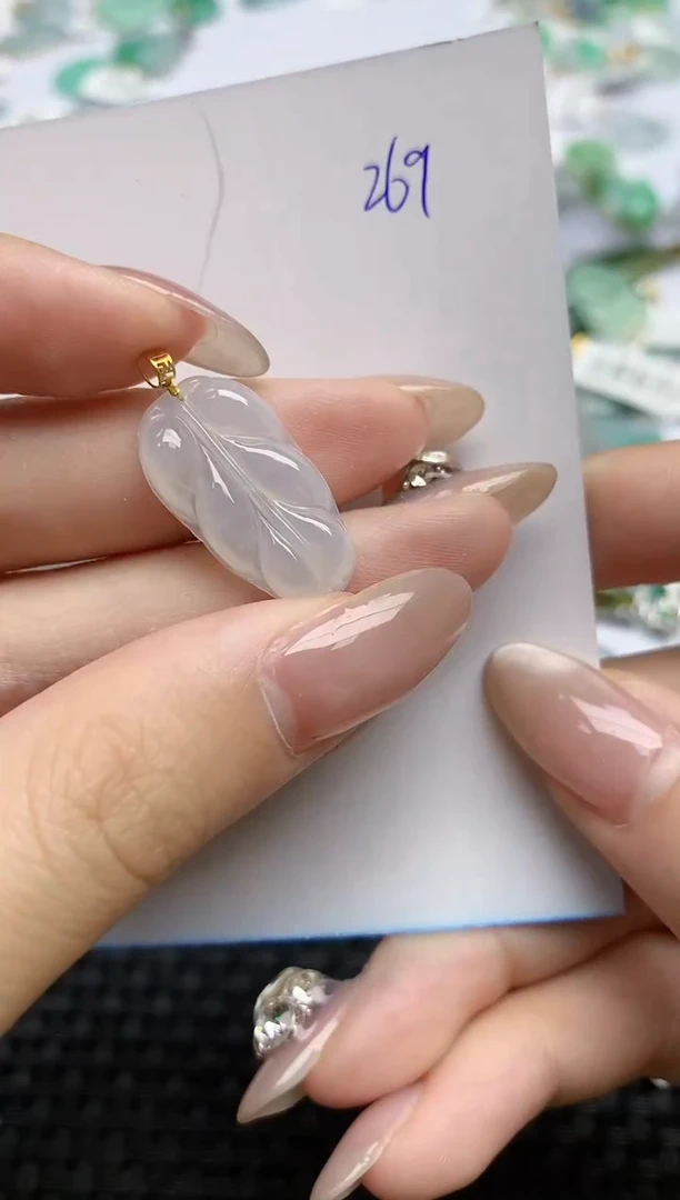 【闪购商品】翡翠颈饰18K金镶嵌天然翡翠A货，