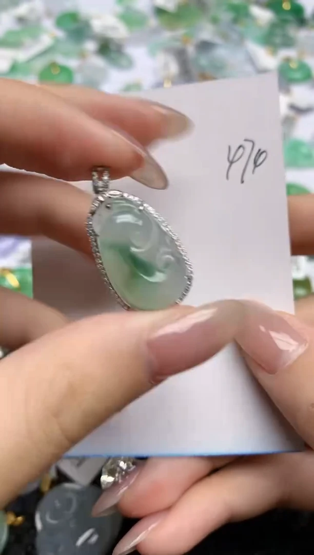 【闪购商品】翡翠颈饰18K金镶嵌天然翡翠A货，