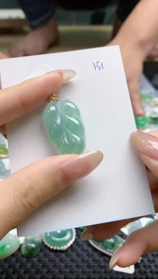 【闪购商品】翡翠颈饰18K金镶嵌天然翡翠A货，