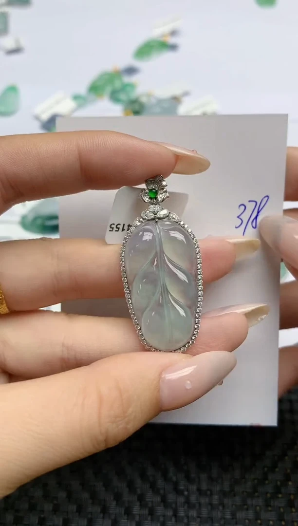【闪购商品】翡翠颈饰18K金镶嵌天然翡翠A货