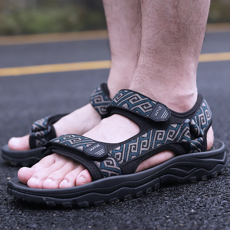 爸爸凉鞋越南进口户外男凉鞋特大码夏季潮流橡胶厚底沙滩鞋中年人