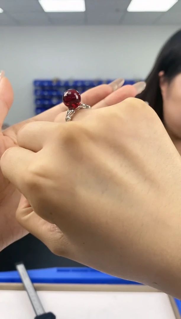 【闪购商品】血珀裸石未镶嵌戒指多样性发其一