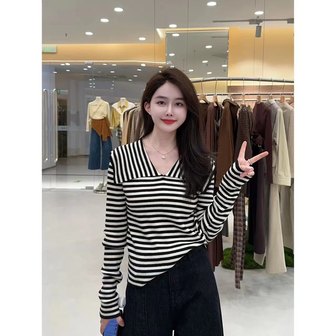 三色翻领上衣 小允姐姐2024新款时尚高级气质三色翻领上衣