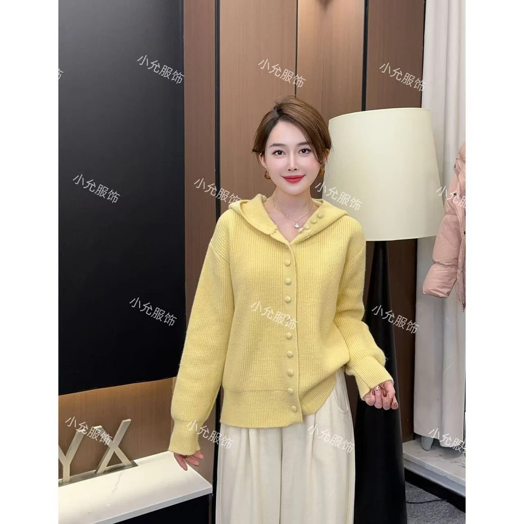 久久彤心（原色定做，非市场货） 小允姐姐2024气质高级排扣连帽毛衣