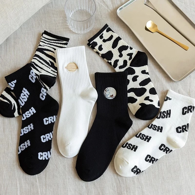 袜子女中筒袜秋冬季外穿秋季长筒袜配鲨鱼裤的网红款长袜子ins潮