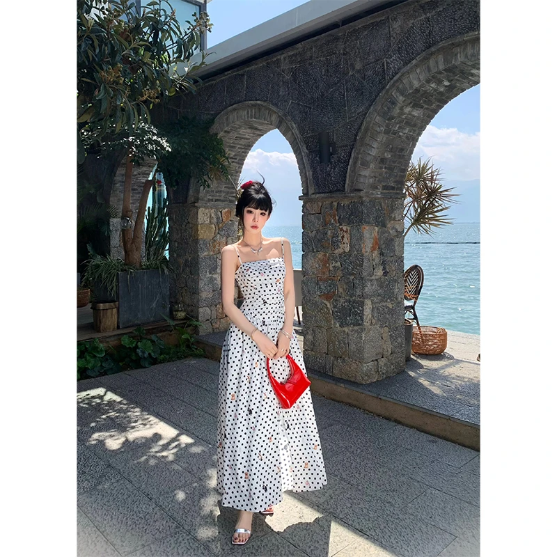 芭比姨波点连衣裙女新款吊带御姐海边度假收腰显瘦开叉度假长裙
