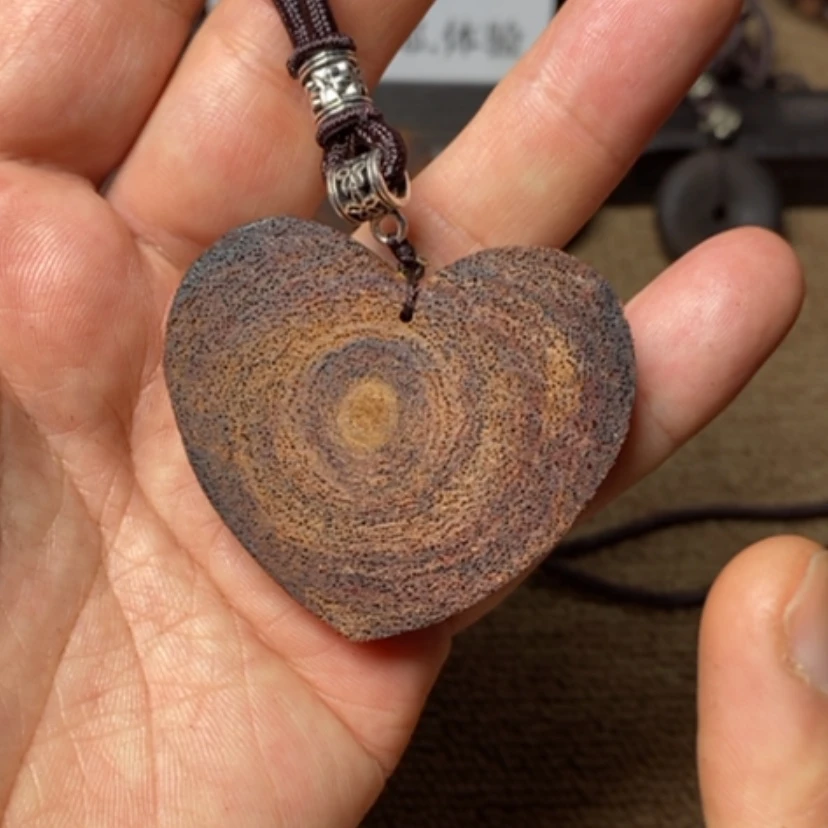 【闪购商品】香木独特爱心牌子降真香