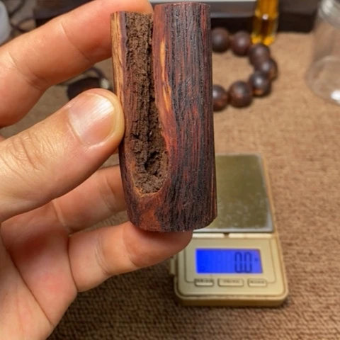 木49克降真香红油手把件