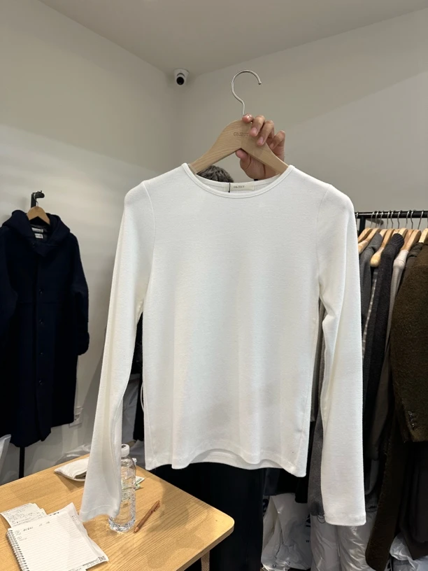 圆领长袖修身白色时尚休闲半高领内搭打底OB