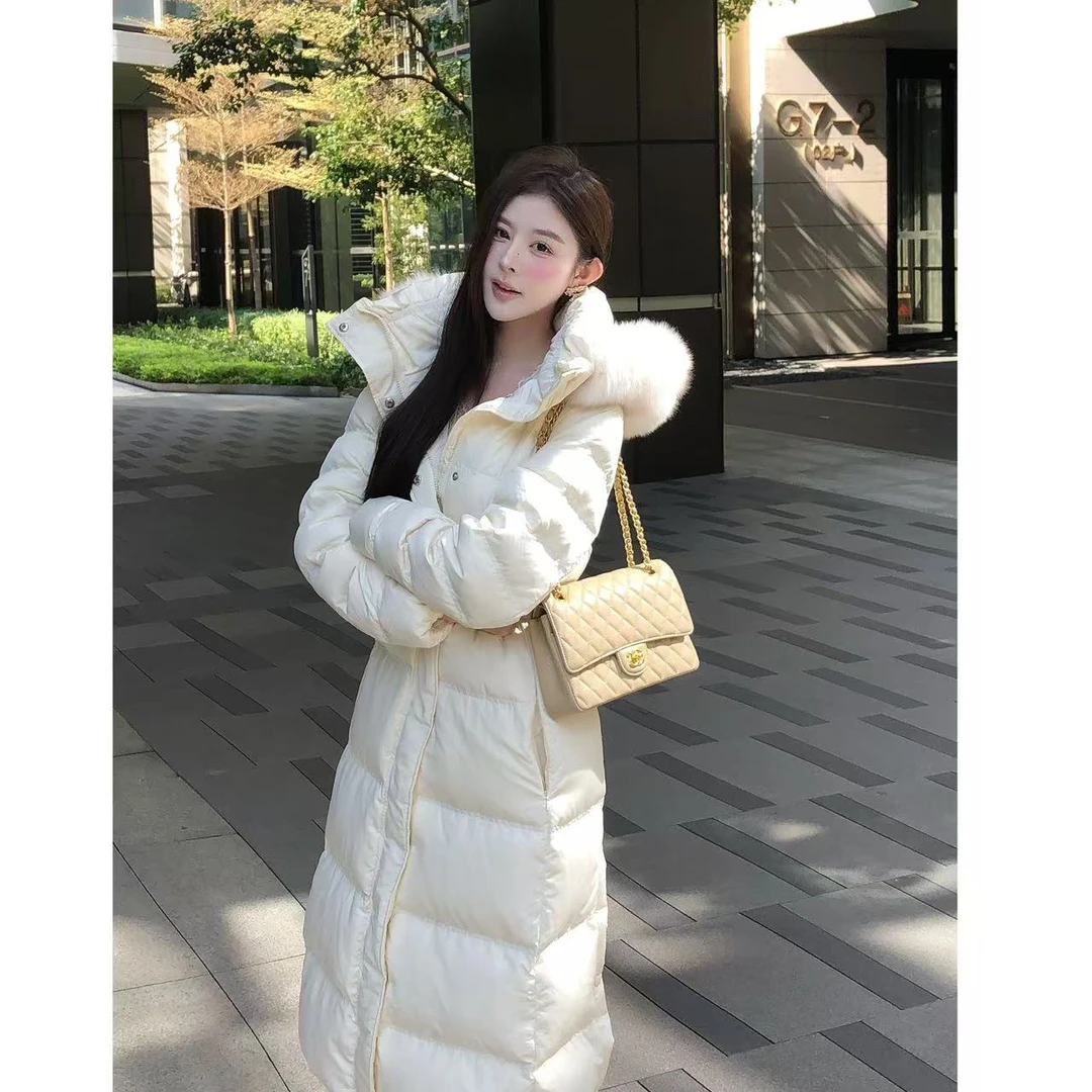 【莉萍服饰】纯欲简约气质大毛领连帽设计白鸭绒中长款羽绒服外套