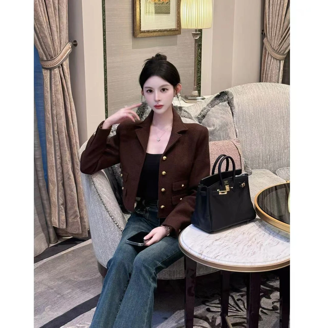 【莉萍定制】2024秋冬洋气气质千金风西装领金扣毛呢短外套上衣女
