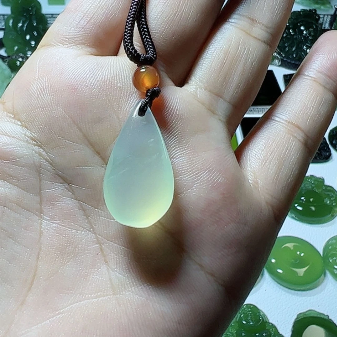 【闪购商品】蛇纹石玉颈饰未镶嵌