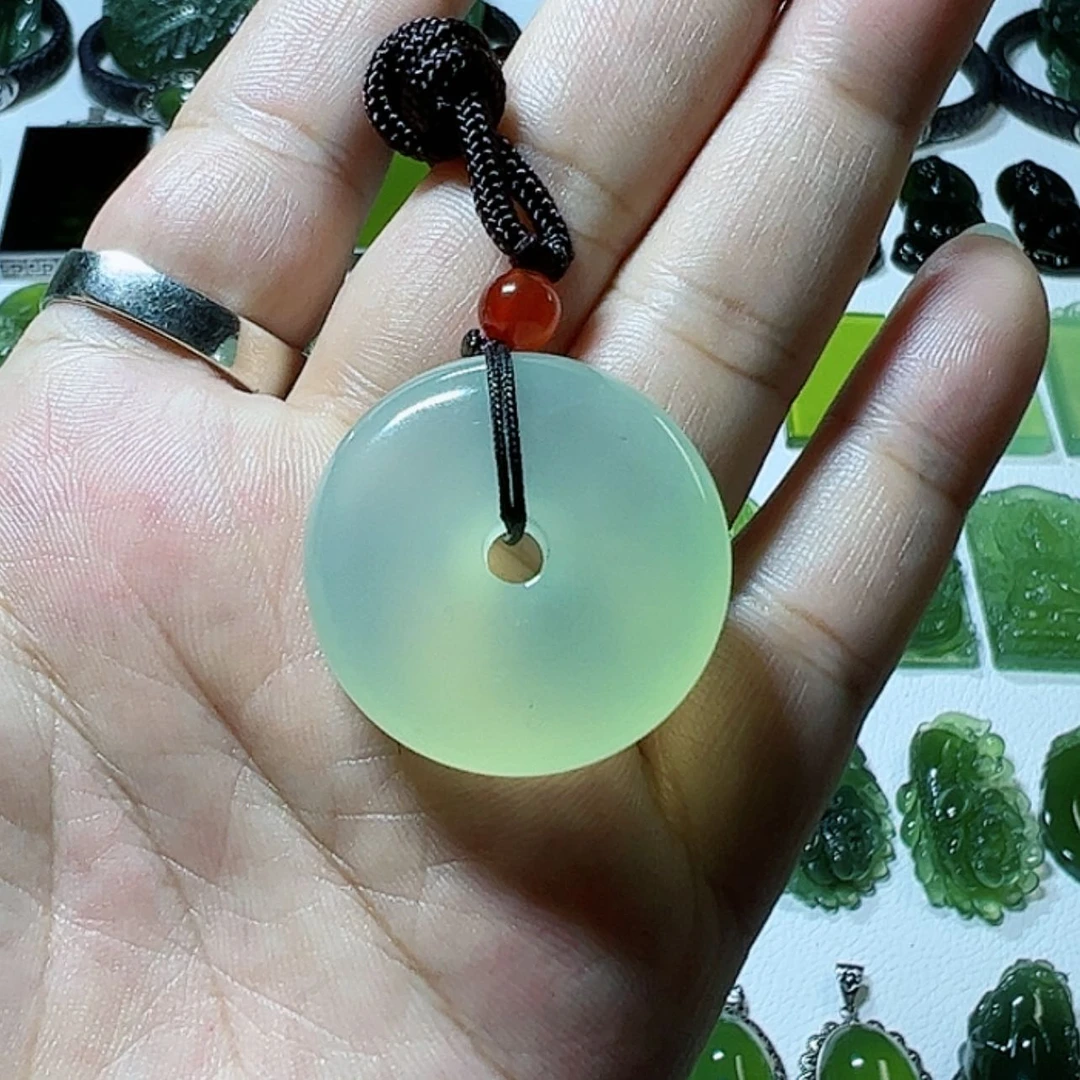 【闪购商品】蛇纹石玉颈饰未镶嵌