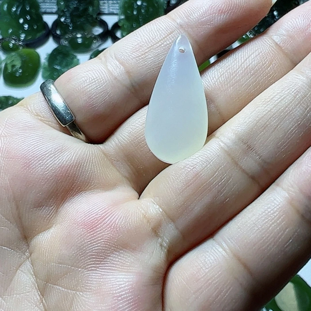 【闪购商品】蛇纹石玉颈饰未镶嵌