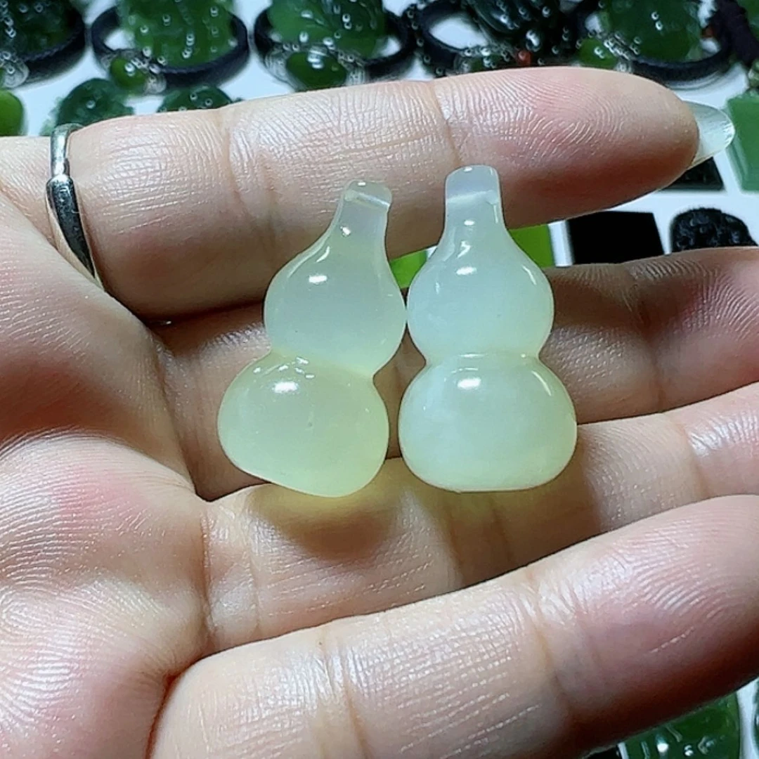 【闪购商品】蛇纹石玉颈饰未镶嵌