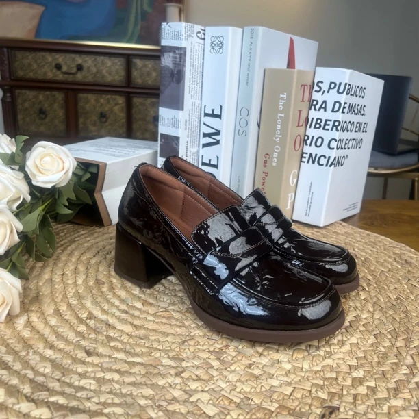 2024新款秋季粗跟圆头百搭女乐福单鞋真牛漆皮舒适休闲鞋122-5