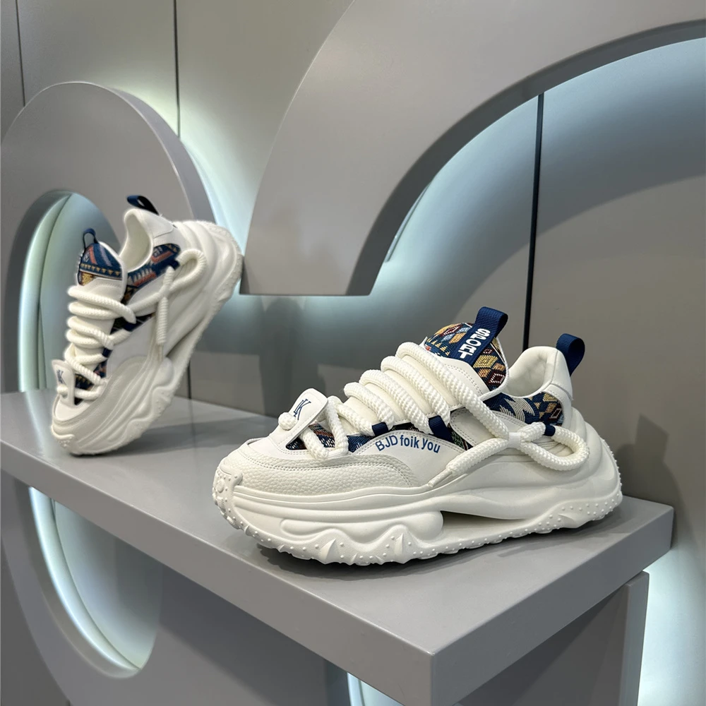 2024秋季新款刺绣男鞋舒适透气厚底增高鞋时尚百搭男士休闲潮鞋子