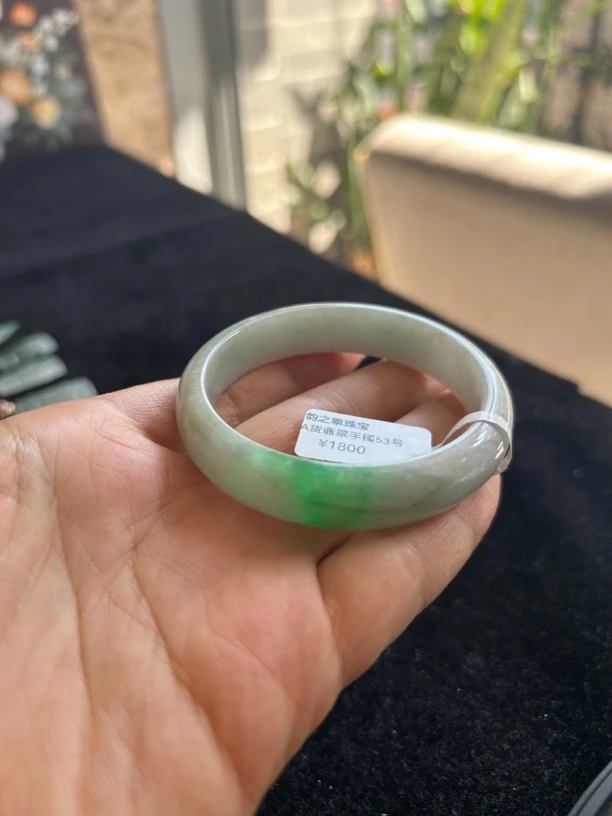 天然A货老坑缅甸翡翠手镯53圈口12.3*6.3白底青