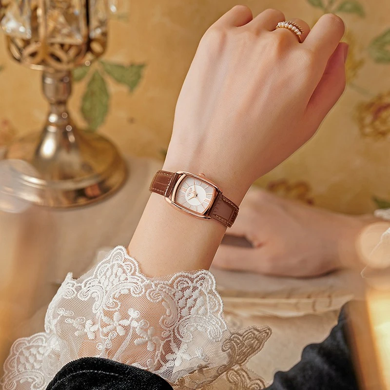 聚利时手表女轻奢小众真皮表带夏季复古小方表高级感方形女表1364