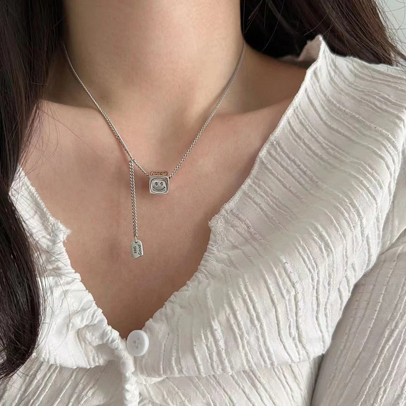 坠链均925银 S925纯银笑脸方块项链女个性设计高级感锁骨链
