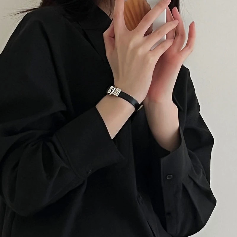 925银皮质手链 S925纯银手链女小众高级感黑色皮带字母涂鸦个性