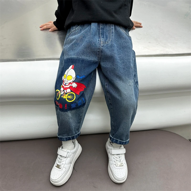 儿童牛仔裤子春秋装2025新款洋气男童奥特曼卡通休闲裤男宝宝长裤
