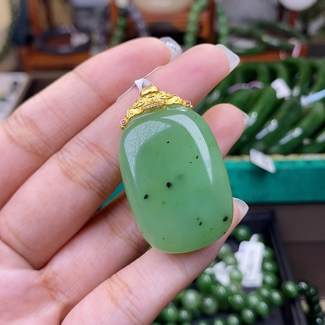 和田玉碧玉果绿金镶乌兰海无事牌未镶嵌