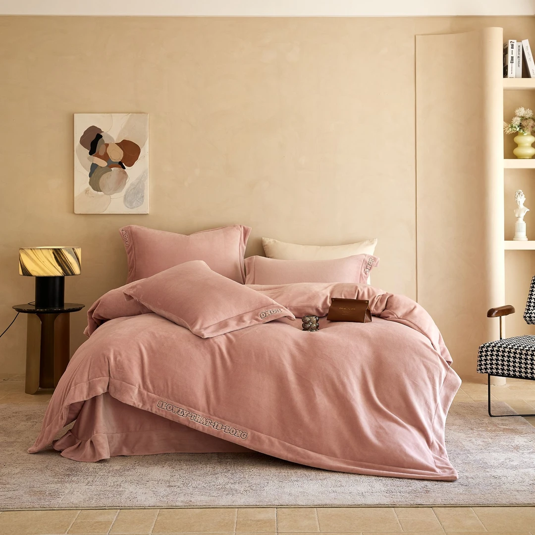 皇室嘉和米兰豆沙绒四件套轻奢简约加厚加绒冬季保暖防静电